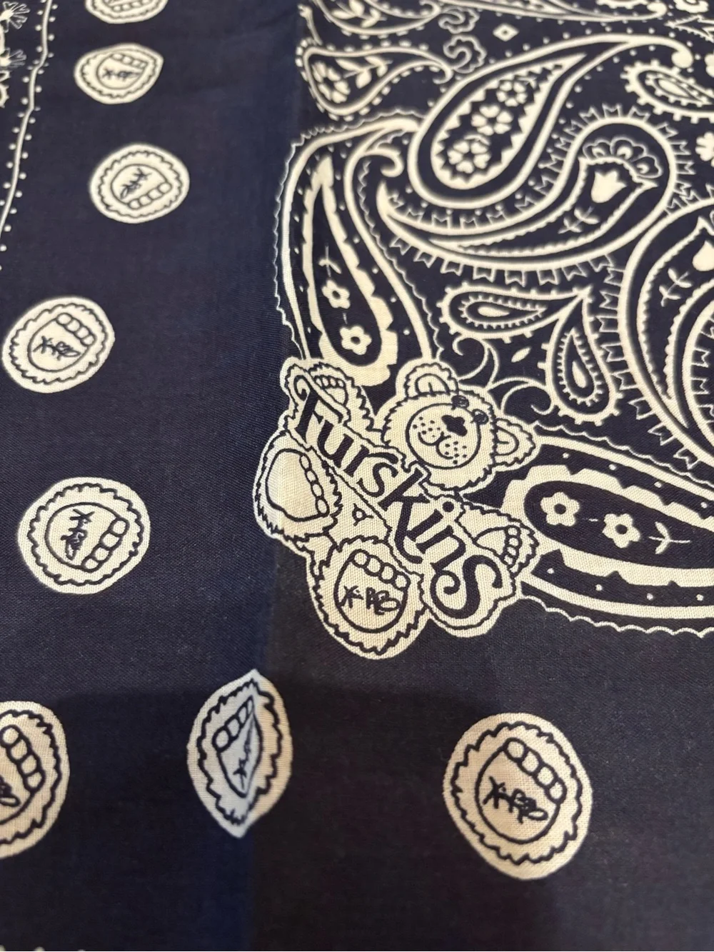 New Vintage Xavier Robert’s Furskins Bears Bandana  1985 22”x 20 1/2”